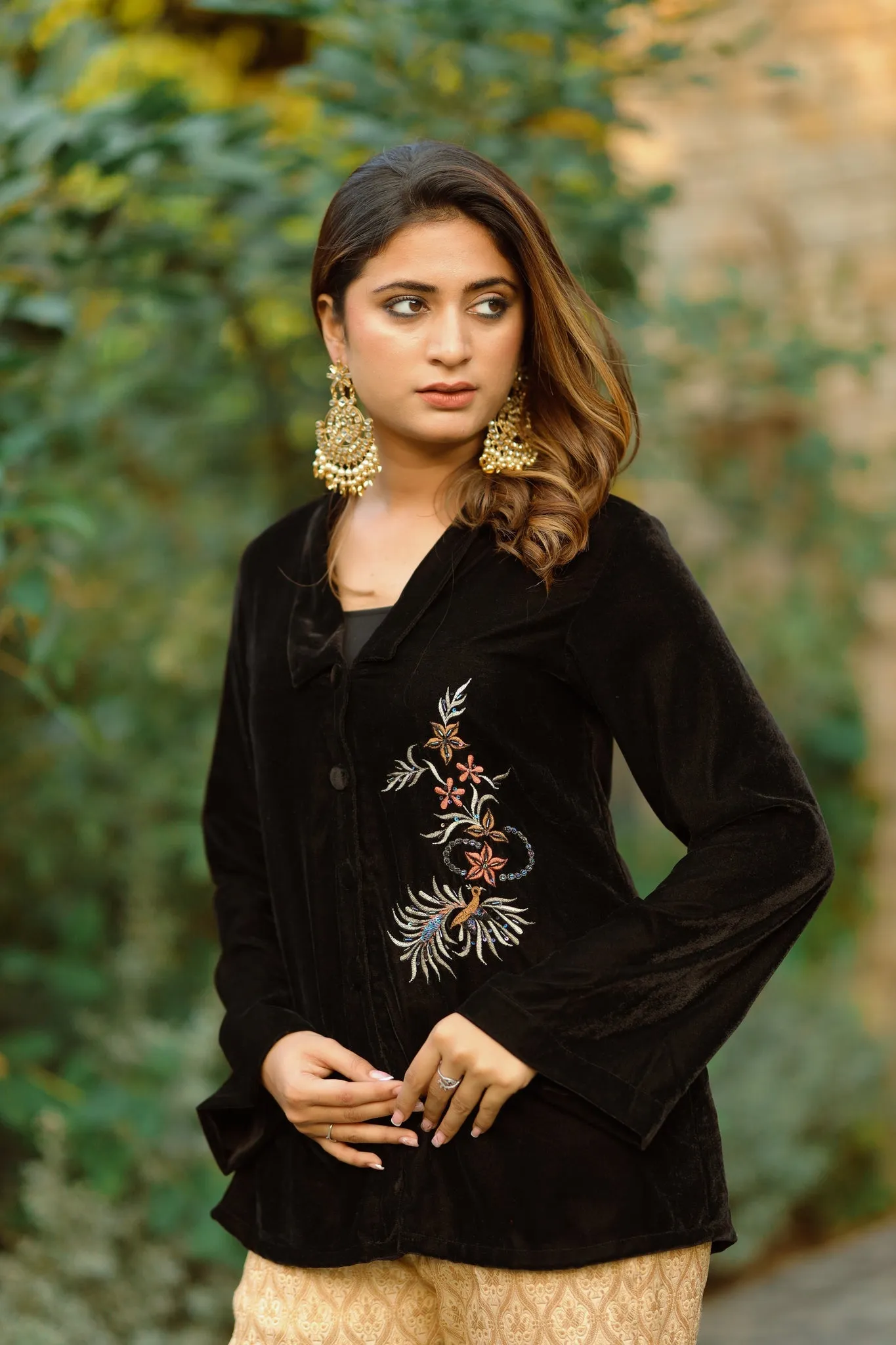 BLACK EMBROIDERED CAPE WITH BROCADE PANTS