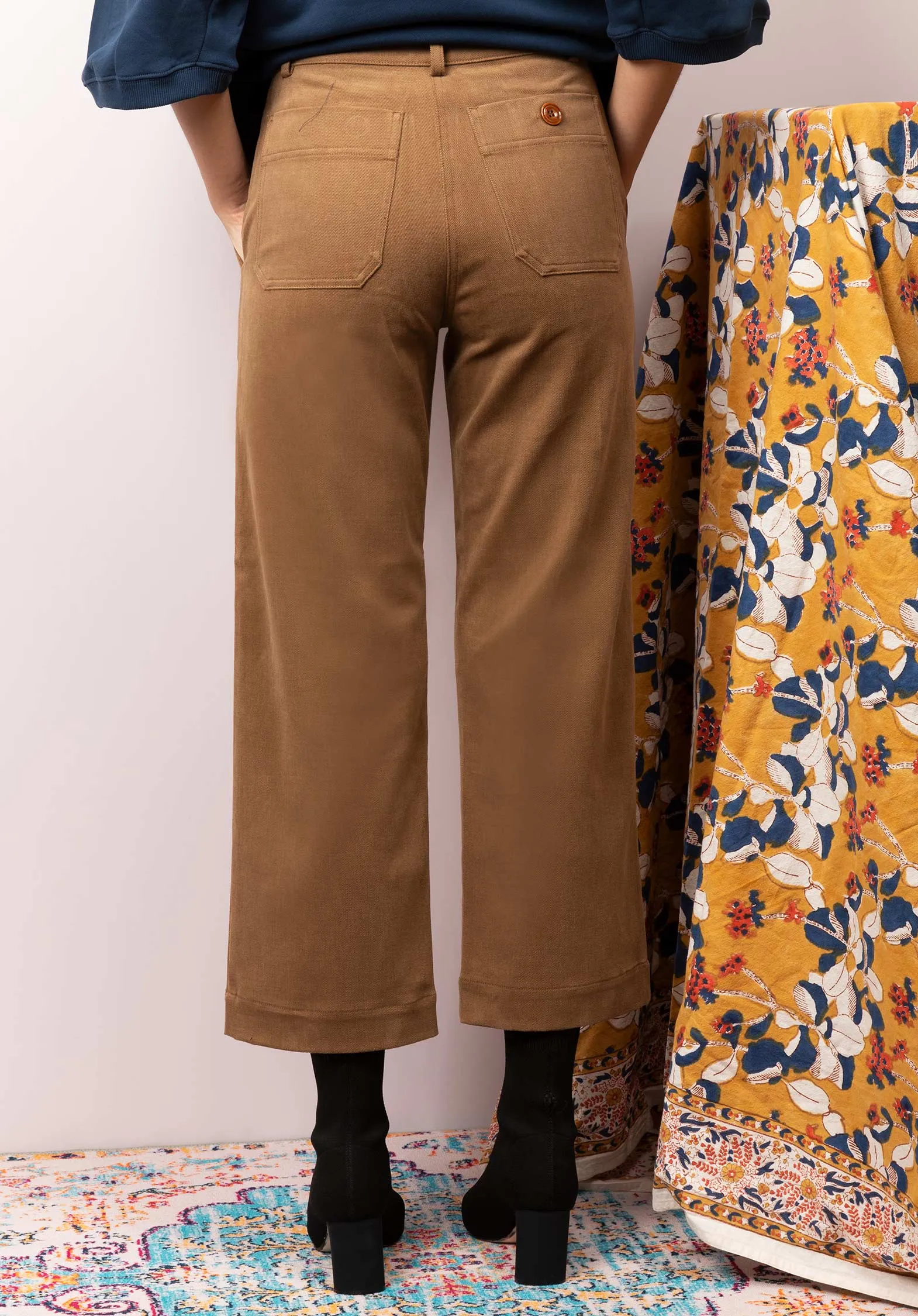 Wide-leg Pants