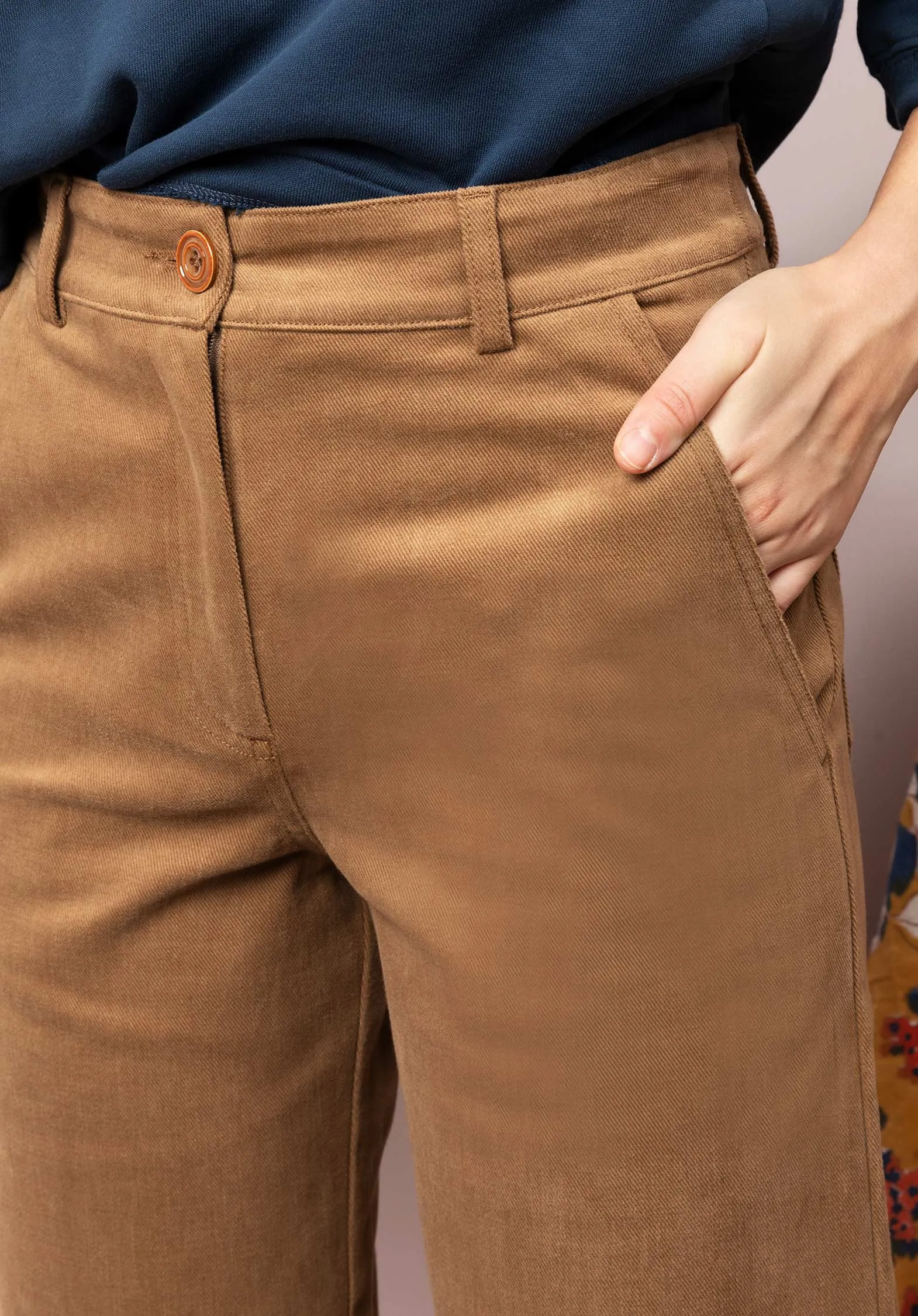 Wide-leg Pants